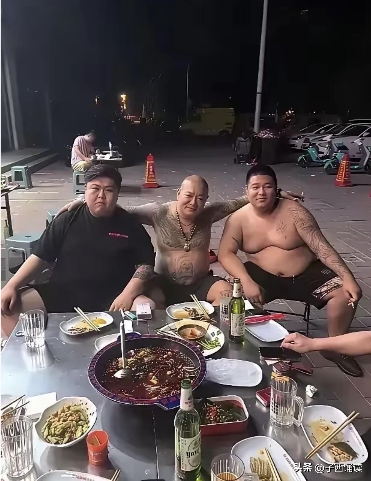 哈哈，大家看看这三人的样子，真的很能打吗？谁才是真正的的老大？