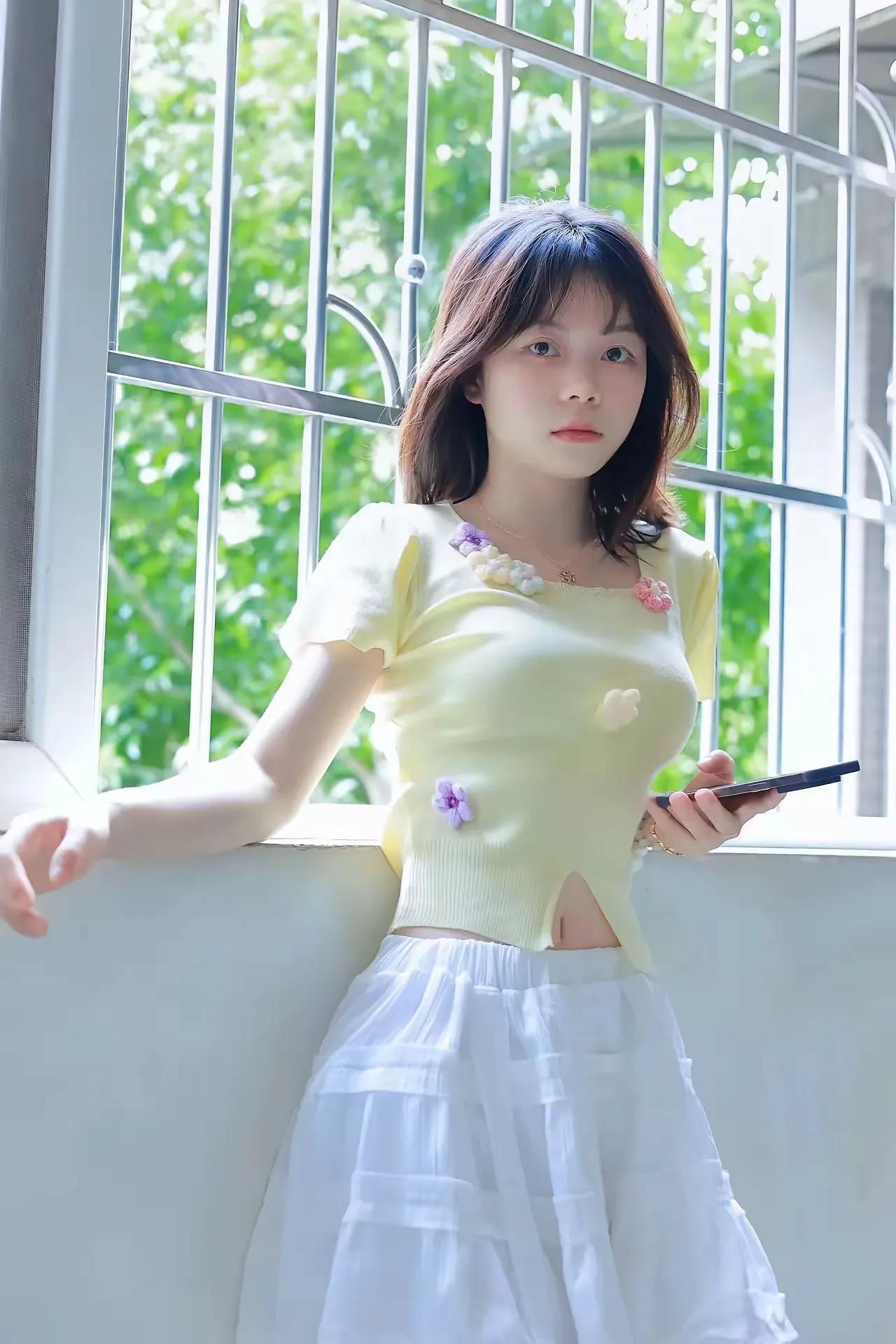 少女心满满，阳光下的清新穿搭🌞✨