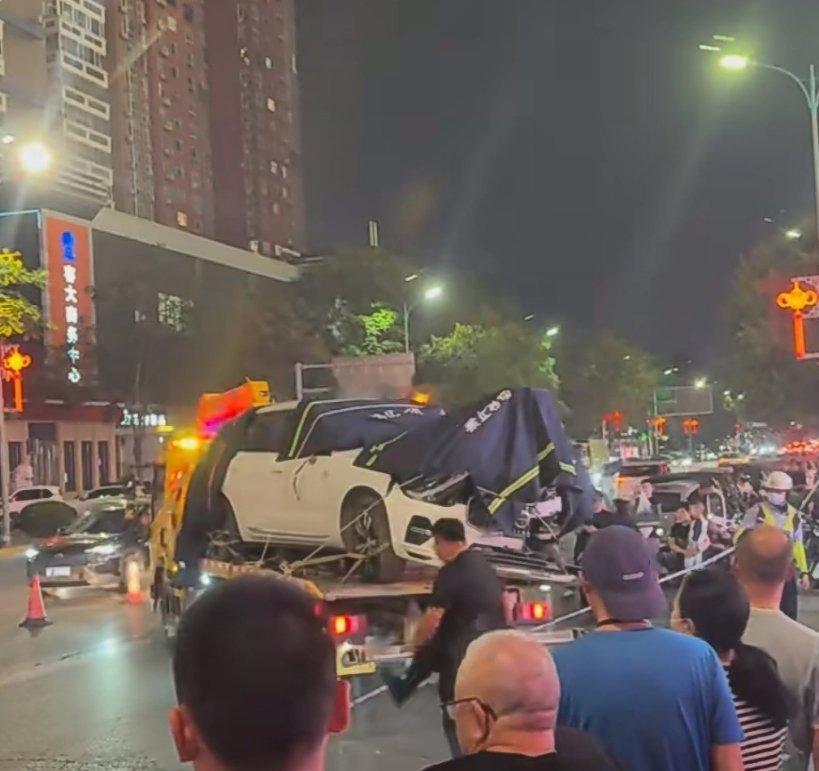 好奇这辆车是什么牌子1.广汽传祺2.马自达3.奔驰4.其他品牌（欢迎补充） ​​