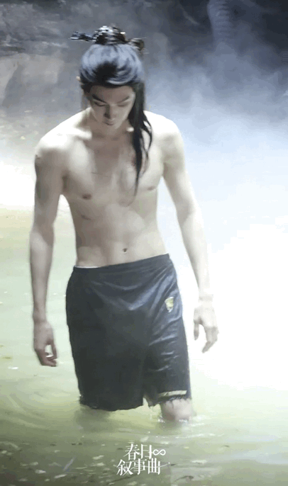 现在已经流行起来男明星露身材了吗？就连陈哲远也开始露了 ​​​