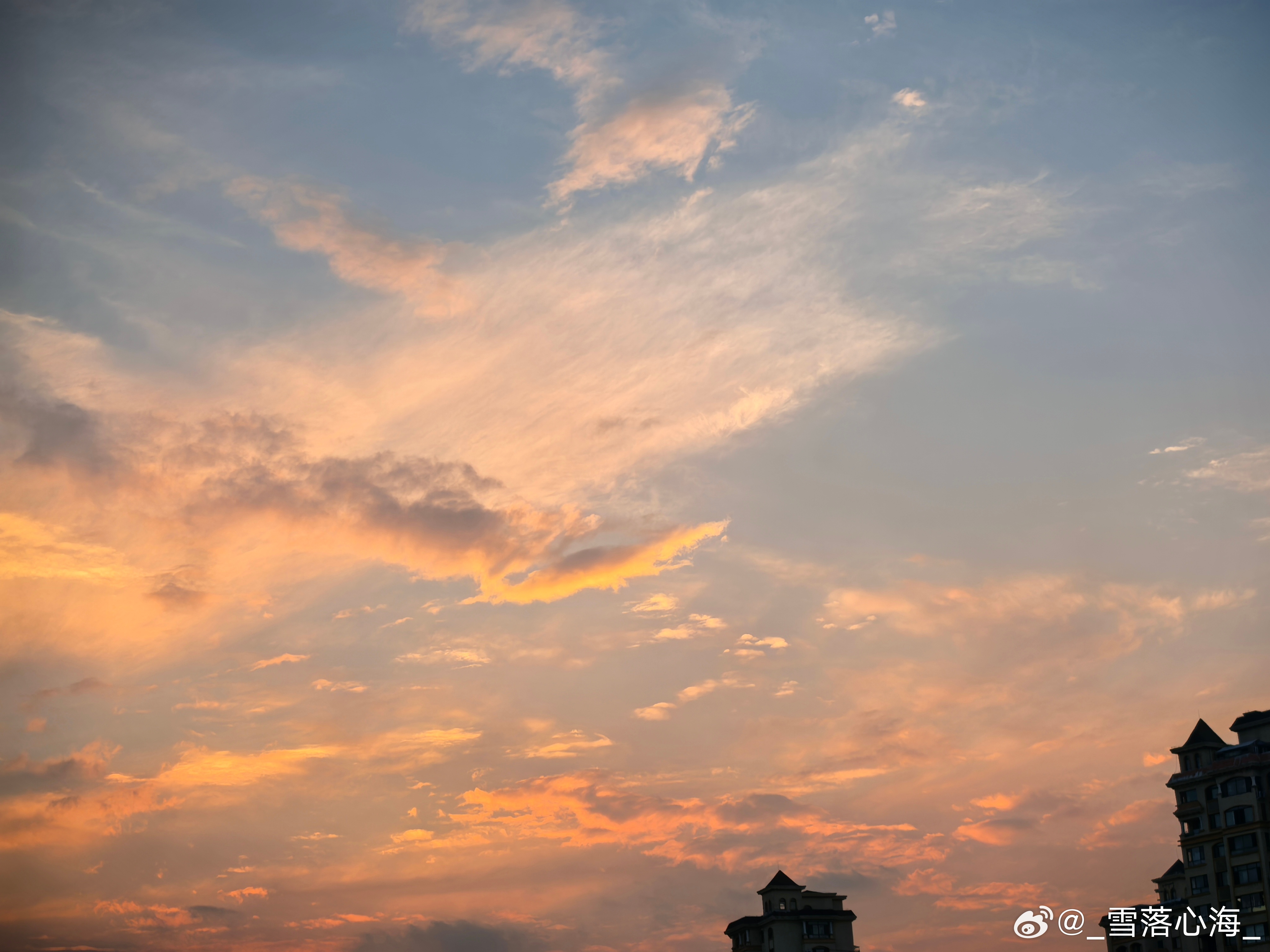 紧张压抑的氛围让人有点崩溃，向往着远方自由的奔跑～ 
