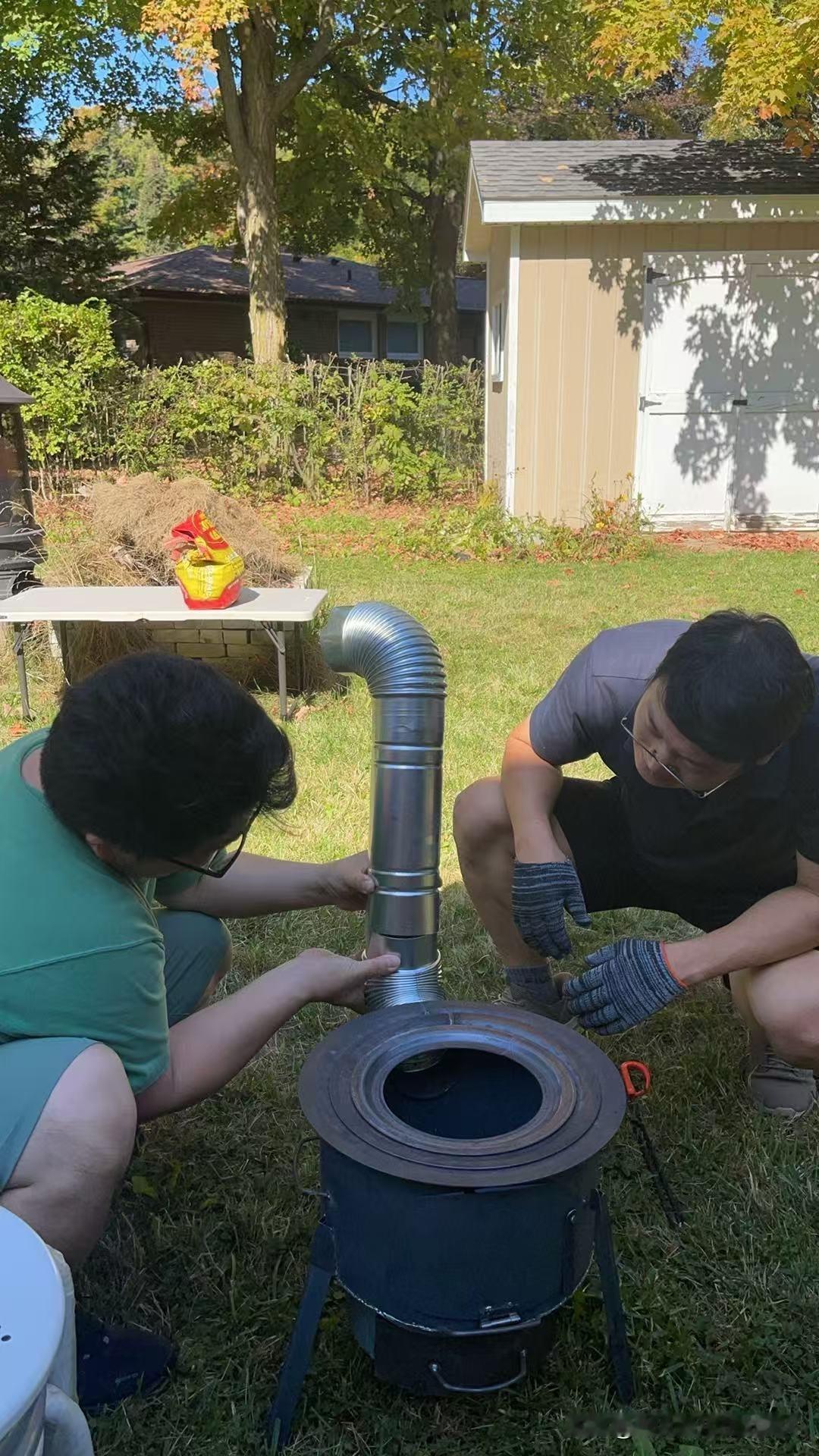 今天我要干一票大的！
这是我从拼多多上买来的炉子，直接空运到加拿大，首次启用。