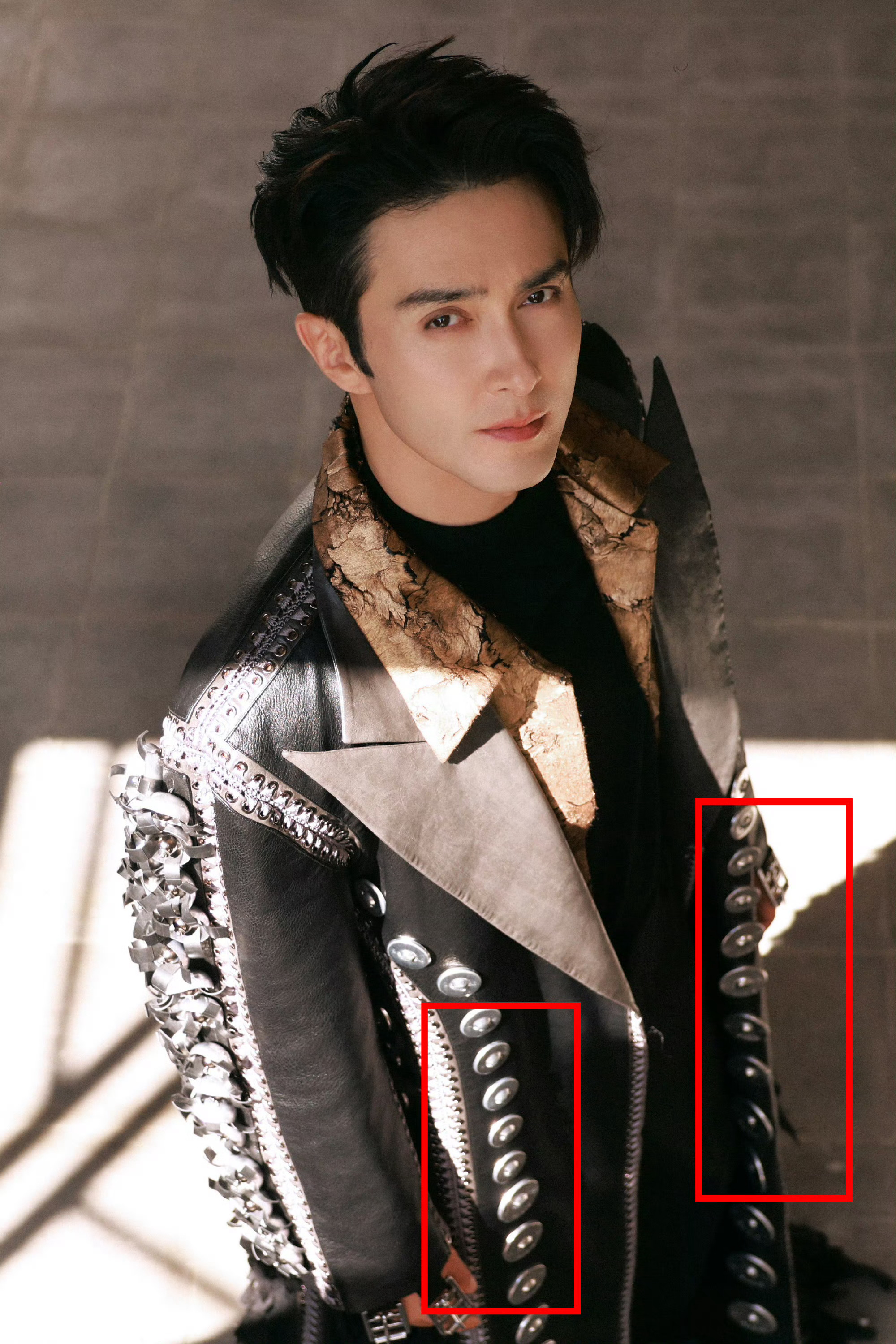 高伟光皮衣上的铆钉有二十多斤重 星光大赏高伟光凭皮衣出圈！二十多斤铆钉压身，却被