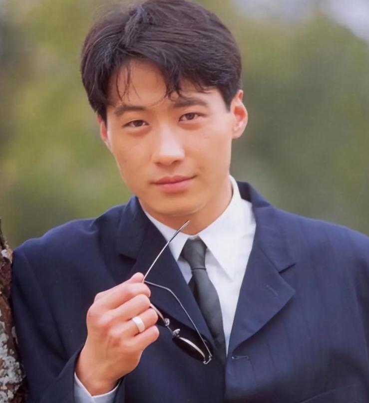 1994年，黎明迷上了“最美郭襄”李绮红，他两次大胆表白：做我女朋友，我一定会把