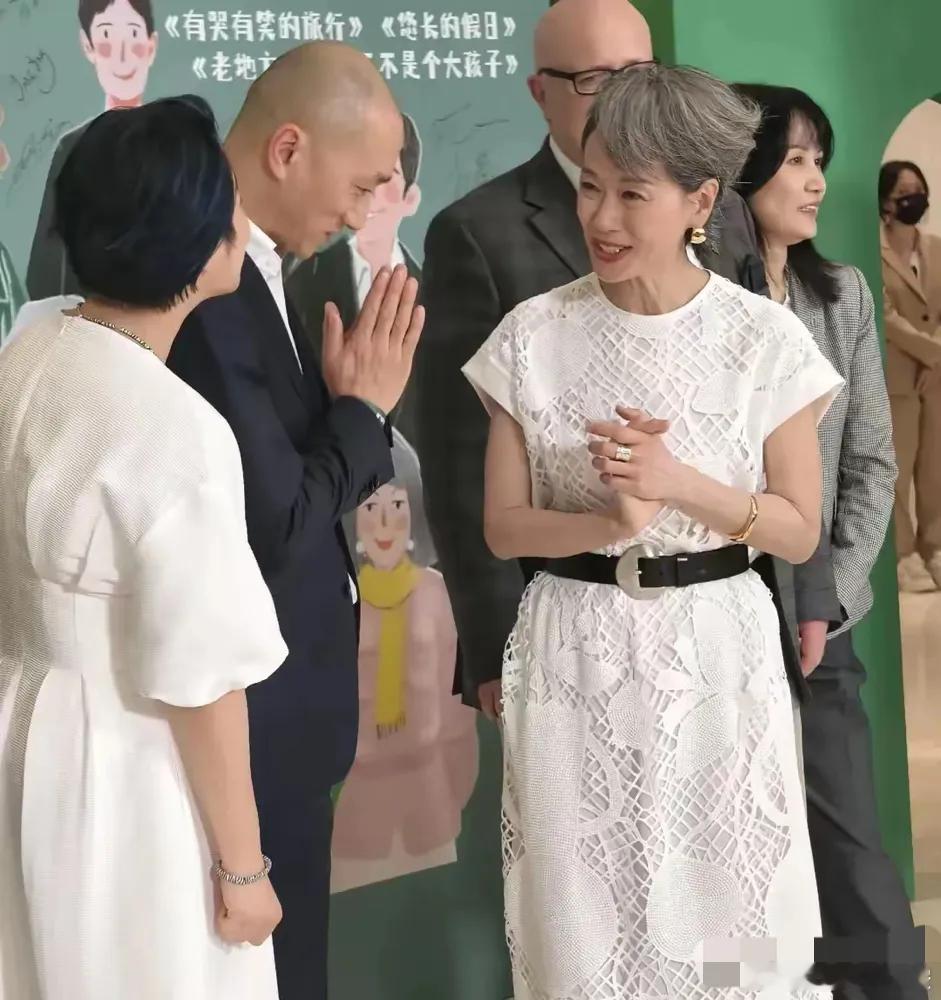 叶童老年“翻红”，她真的和别人不一样，脸上没有沧桑，身上全是优雅……年纪越大，越