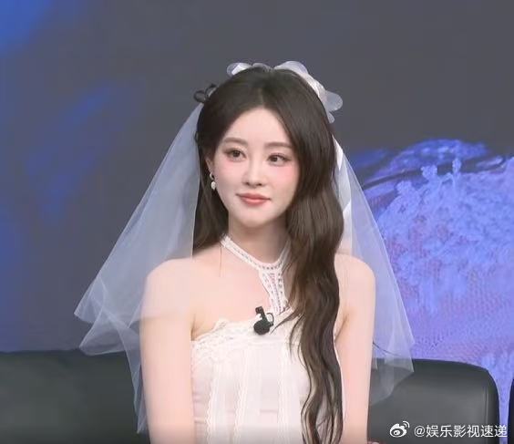 祝绪丹新浪扫楼直播祝绪丹自制香水给大家香晕了 祝绪丹亲手调的香水把大家香得晕乎乎