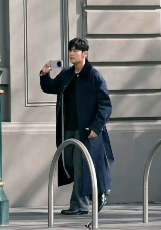 vivo X500系列官宣了。给大家透漏过，这代加杯，X500、X500 Pro