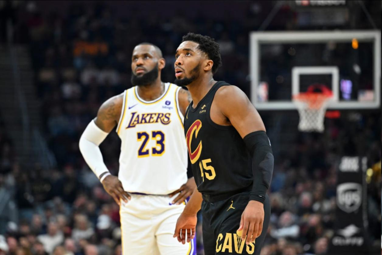 米切尔：“以为詹姆斯选骑士或勇士！”

骑士当家球星米切尔参加播客节目，谈到詹姆