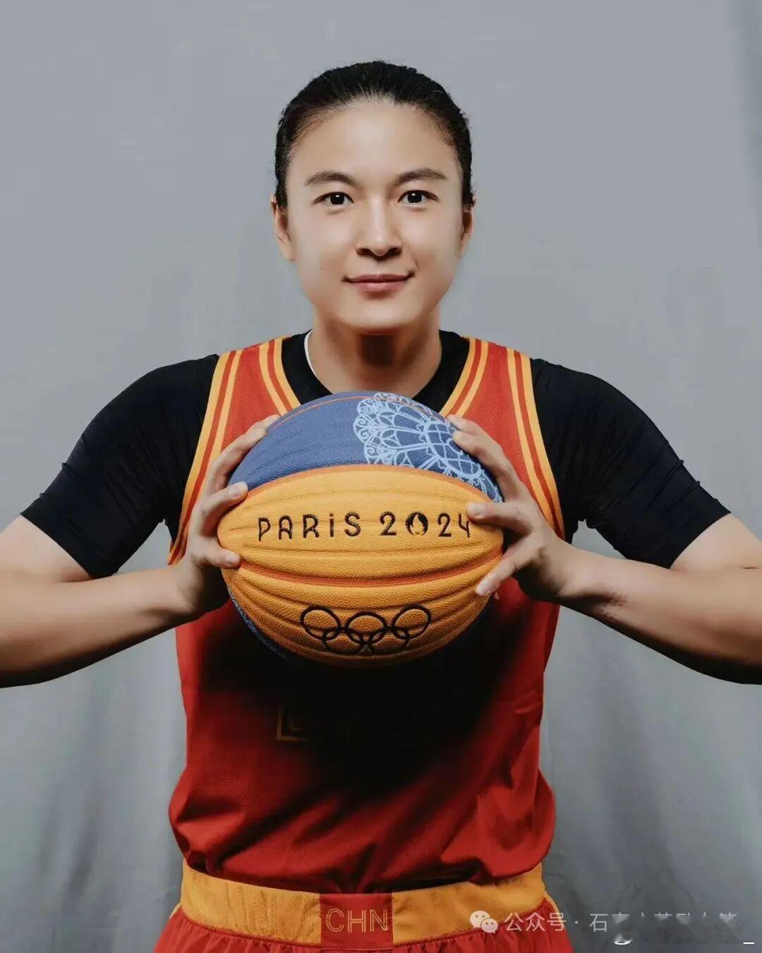 【河北女篮官宣：“女乔丹”王丽丽加盟】  继昨日官宣新赛季阵容后，今日单独宣布“