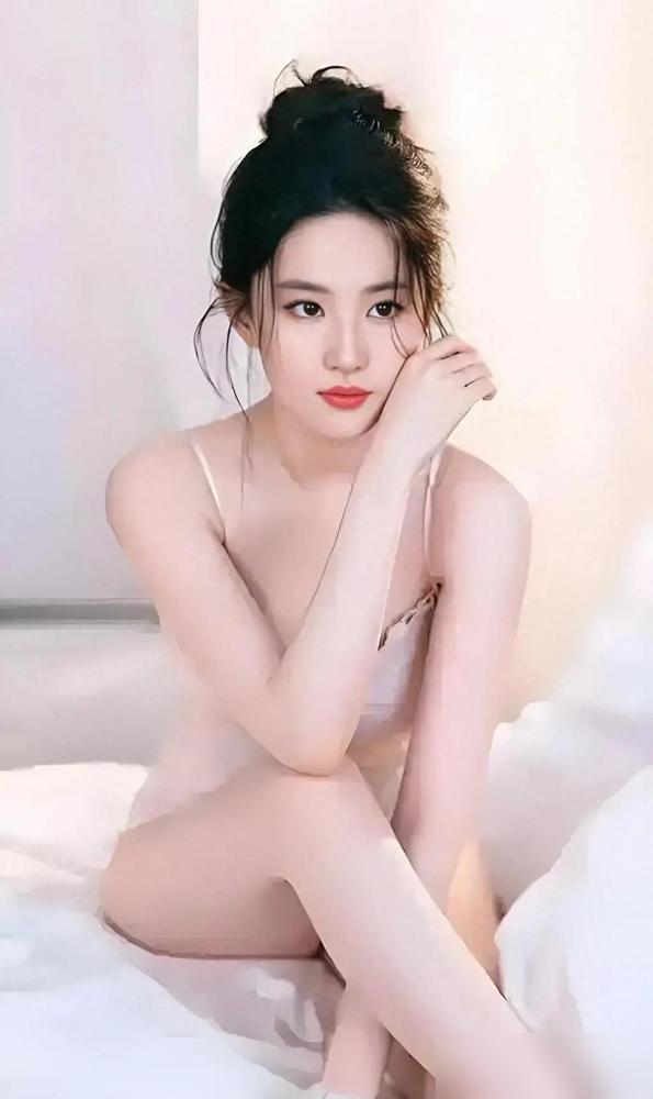 刘亦菲穿159元内衣搭20万宝格丽？你绝对想不到她玩得有多绝！
 
她直接扔掉性