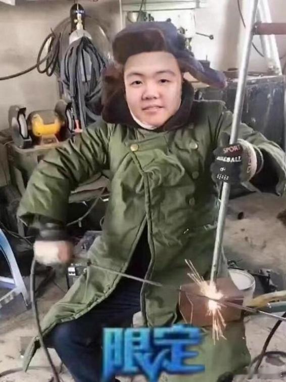 这也够绝对是应激了，就从拉9哥出去单挑那句话来看，他绝对是自己带妹，以为9哥是个