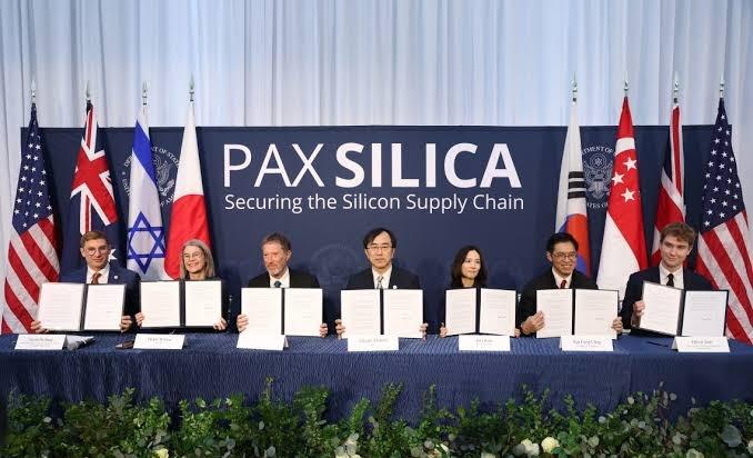 【加速对华科技封堵！美国“硅和平”扩容，欧盟、荷兰、德国和希腊等加入】

就在本