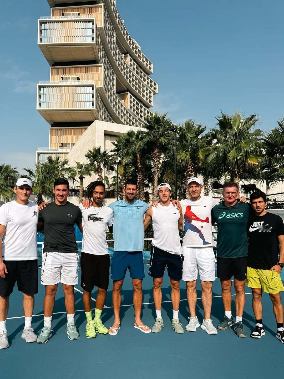 德约科维奇  court ff3球鞋打脚吗？从去年日内瓦前开始，你闹大拇指就一直