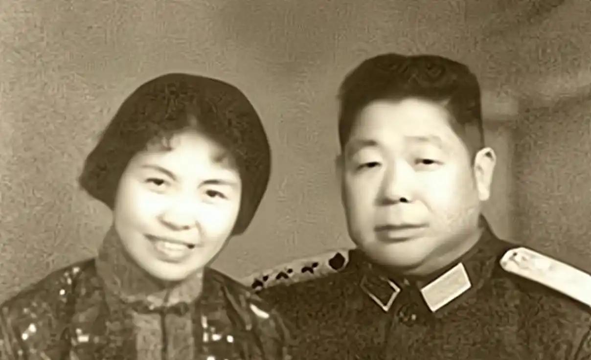 1949年，陈赓将军一路摸到上海岳父家，谁知他盯着小姨子王璇梅看了半天，突然冒出