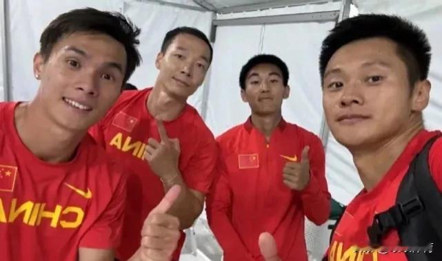 中国男子4×100米接力队直接获得奥运资格。[赞][赞][赞][赞]
在今天凌晨