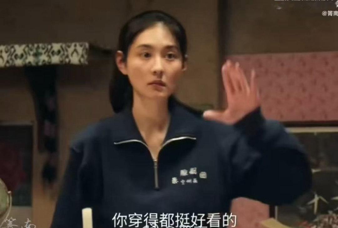 看刘浩存演戏纸巾不够用了电视剧主角每一个神态动作都贴合人物，忐忑自卑刻在眉眼间，