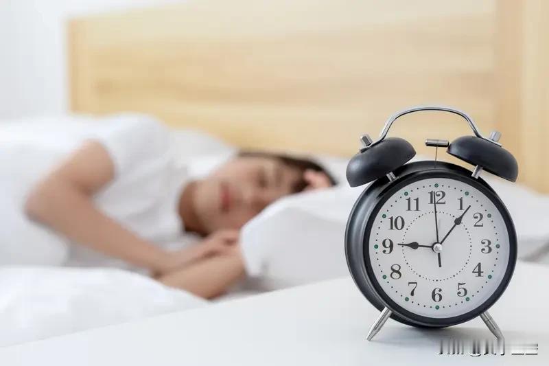 褪黑素确实在一定程度上能帮助睡眠。它是人体分泌的激素，外源性补充可调节睡眠 - 