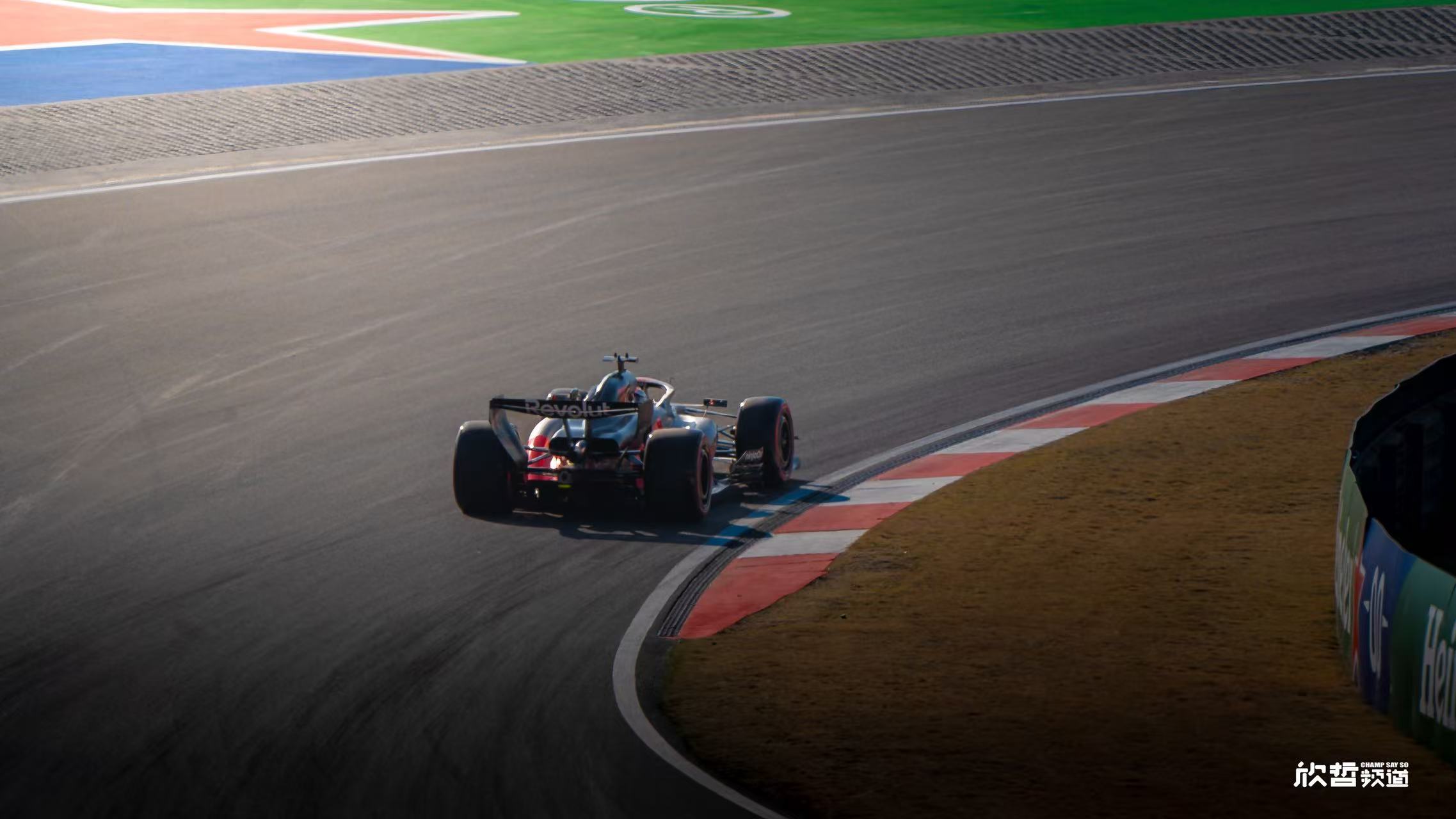 同事镜头下的奥迪F1，这套涂装，德式Pro感拉满！欣哲频道F1奥迪