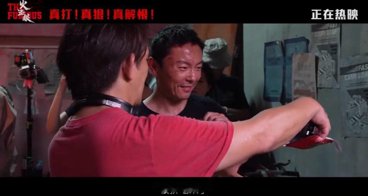 火遮眼谢苗浑身都是劲 既有拳拳到肉的热血打斗，又有动人的亲情故事，层次很丰富。各