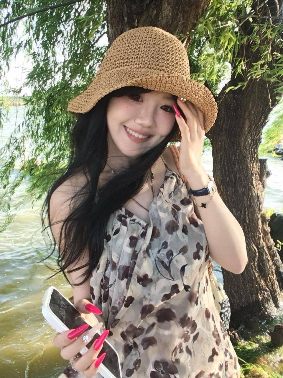 风和刘海肆意的交谈