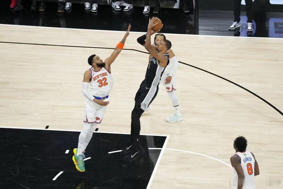【马刺115-111胜尼克斯 扳成1-2 文班亚马32+8】北京时间6月9日，N