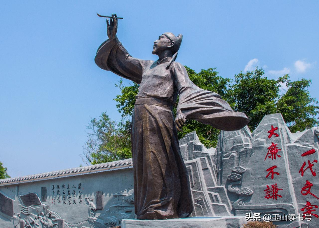 大唐，长安，朱雀大街。
有人当街售卖胡琴，索值百金。
围观者众，无人问询。
有少