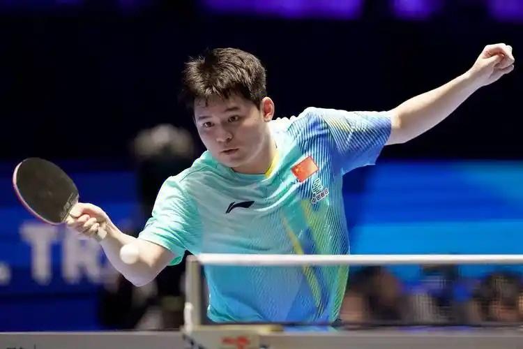 刚刚结束了一场WTT新加坡大满贯男单正赛第一轮比赛，男单世界排名第3的国乒小将林