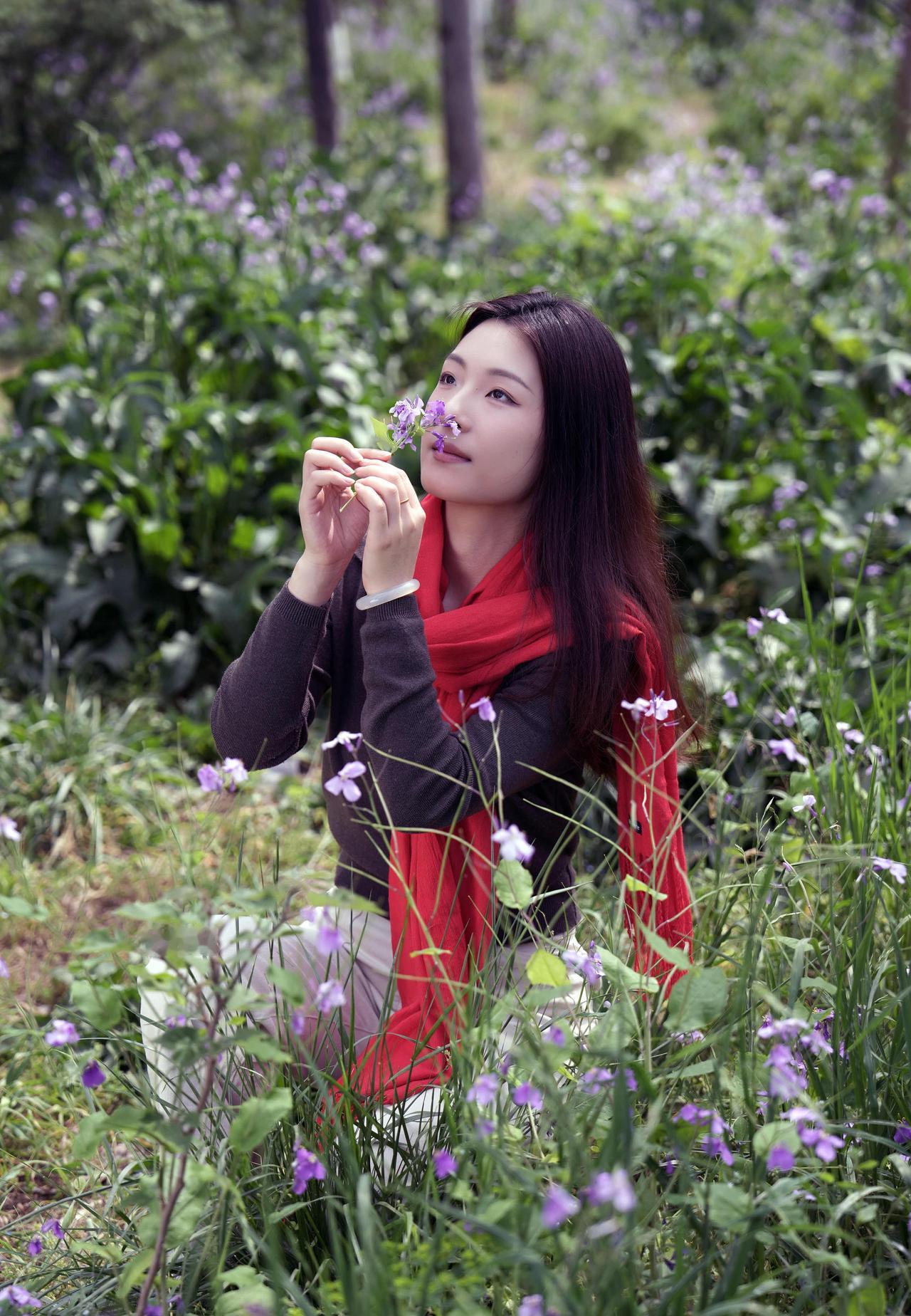 在花海中，与自然亲密接触，感受生活的美好。