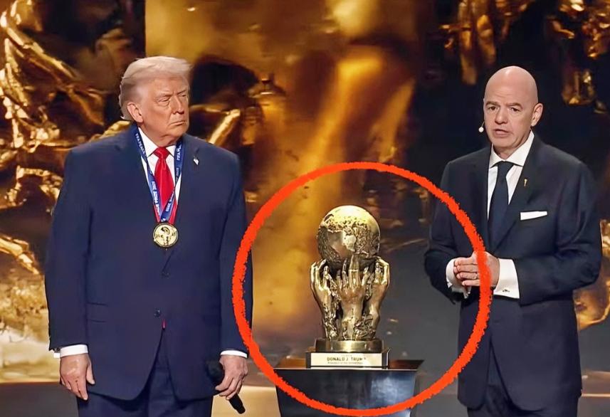 万万没想到啊！特朗普终于如愿以偿了。
 
当地时间12月5日，华盛顿肯尼迪表演艺