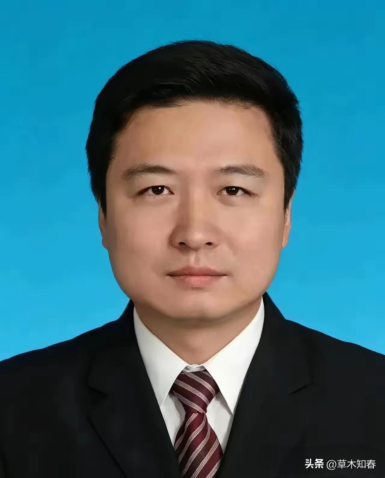 贾少龙：贾平凹的女婿，最不想靠“贾”字吃饭的那个人

这是贾平凹的女婿、贾浅浅的