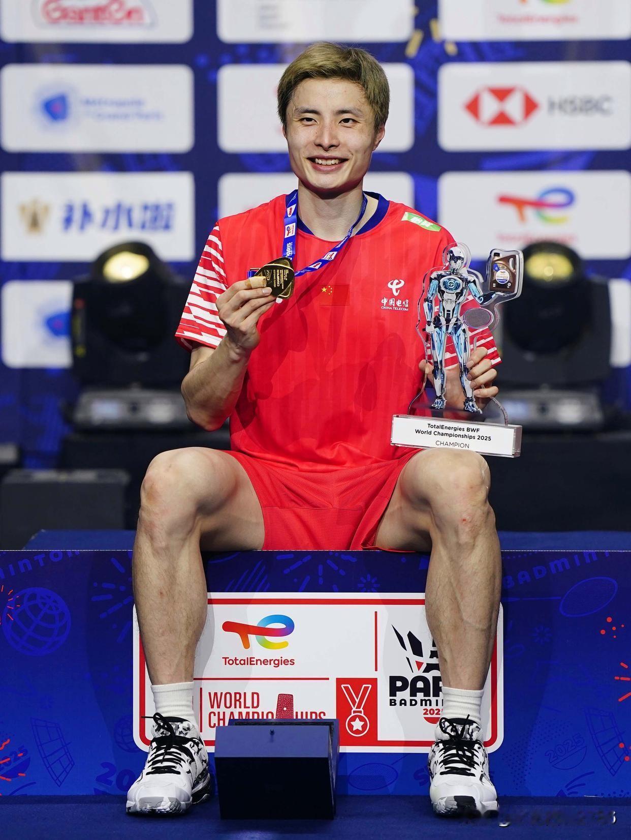 近日，由新华社体育部评出了2025年中国十佳运动员名单如下（排名不分先后，按姓名