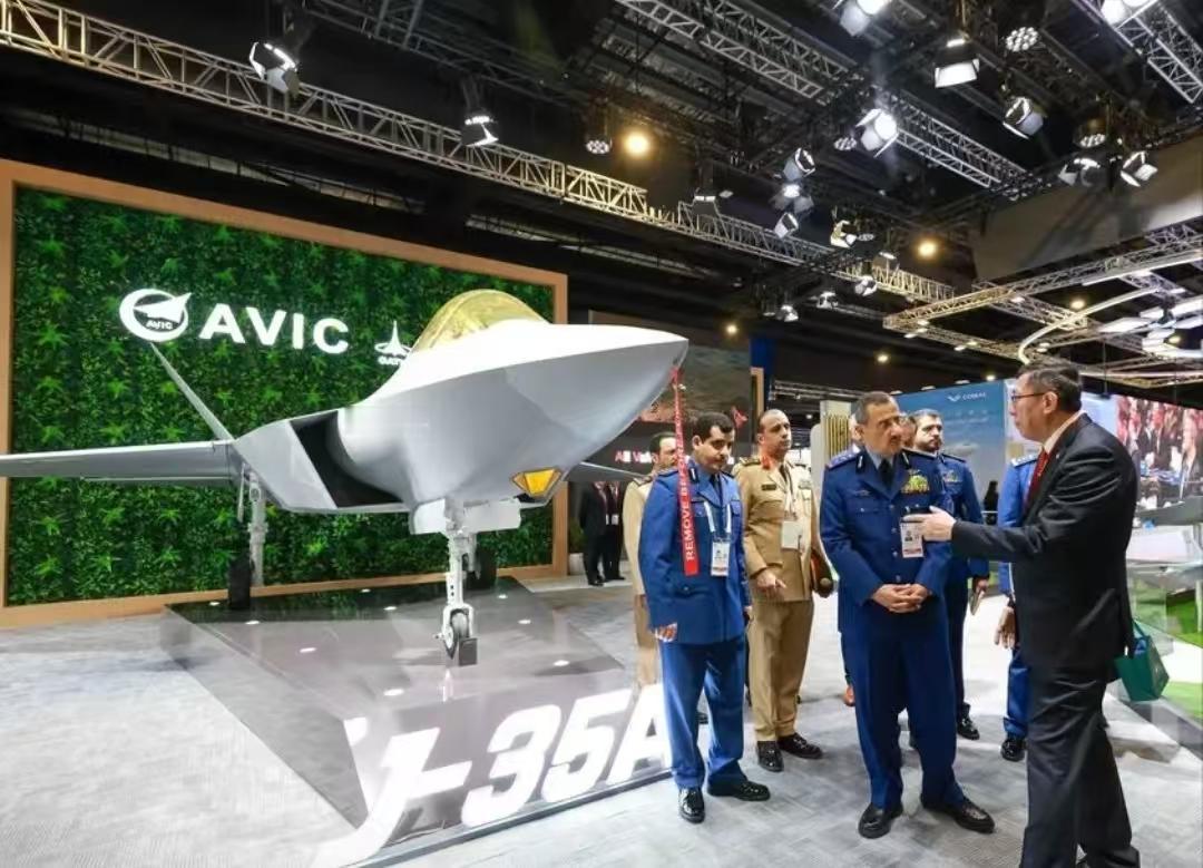 沙特花120亿美元买中国装备，让巴基斯坦军队驻守，美国基地突然不香了。
这件事没