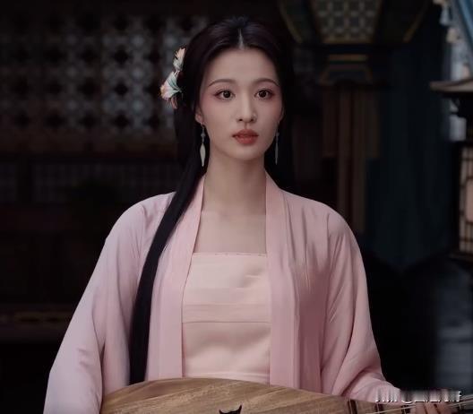 翻身失败！王楚然露脸《庆余年2》当客串，却成了第一个演技被吐槽的女演员，特别是和