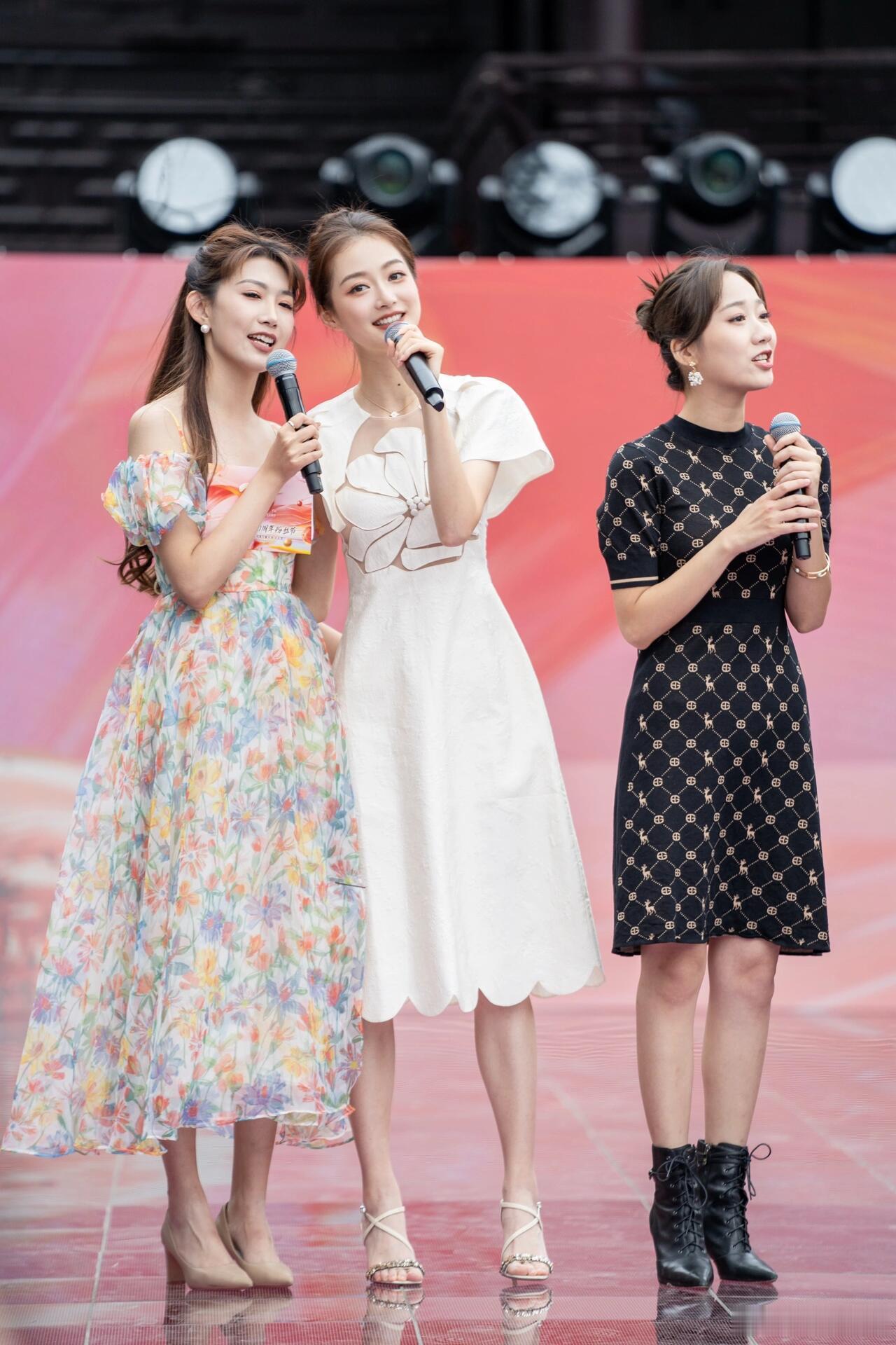 冯琳东方卫视20周年粉丝节演出 ​​​