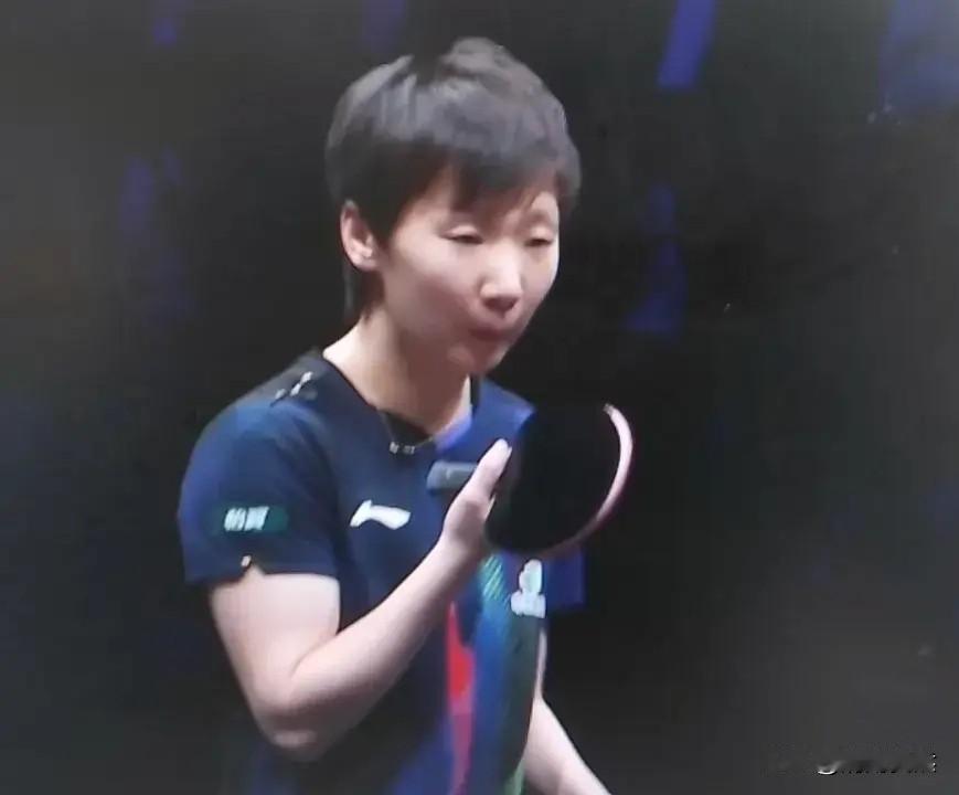 重庆冠军赛首轮，王曼昱0-3不敌日本选手大藤沙月，终结了她六年多对日本选手保持不