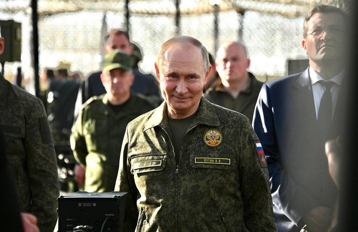 普京获得了最新的军服和装备“创新者”

卡拉什尼科夫集团总经理阿兰·卢什尼科夫表