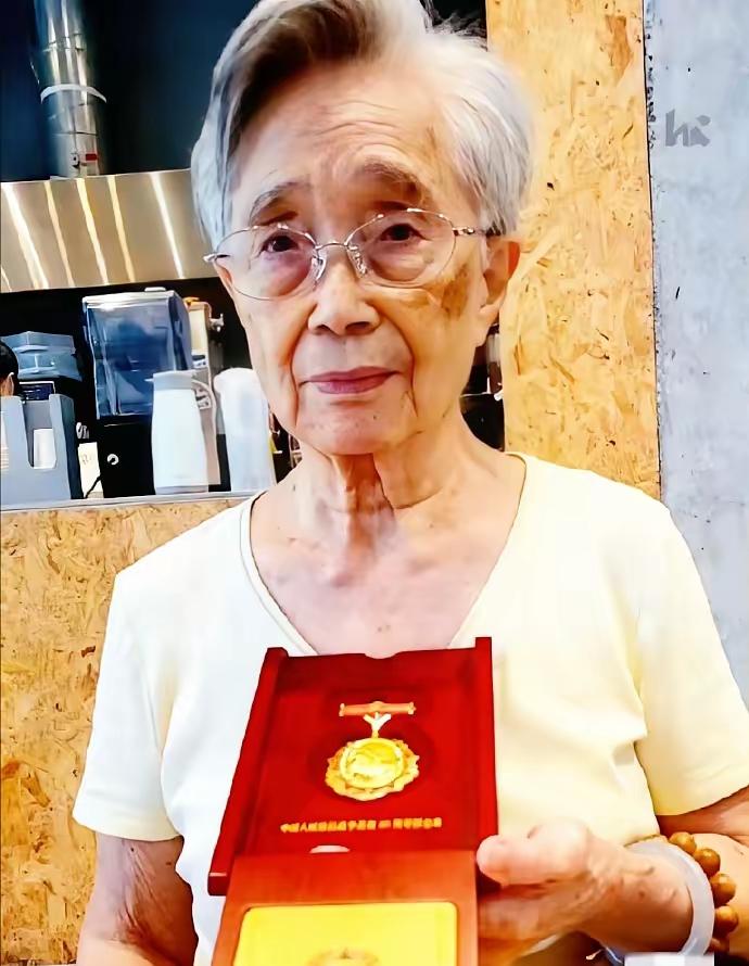 抗日名将杜聿明之女杜致廉现居台湾台北，她近日向外界展示了祖国大陆为纪念中国人民抗