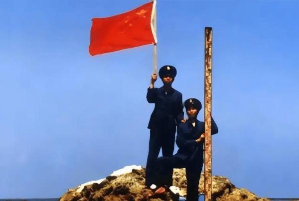 不得了！
黄岩岛竟然露出大片陆地啦！
好多网友都在说，是不是咱们的工程队又偷偷干