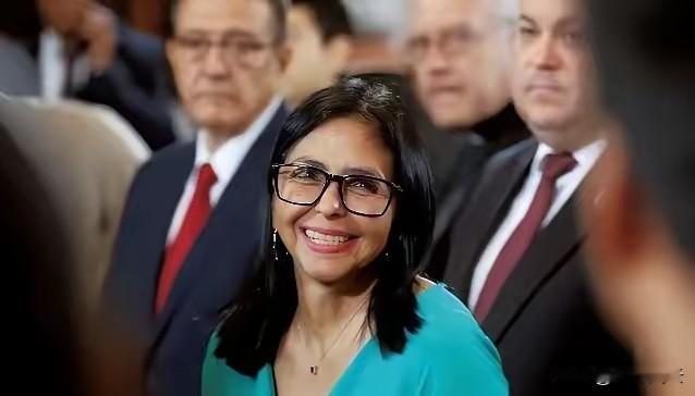 只要中国不买，特朗普从委内瑞拉抢来的石油，就彻底砸自己手里了！中国应该是世界上最