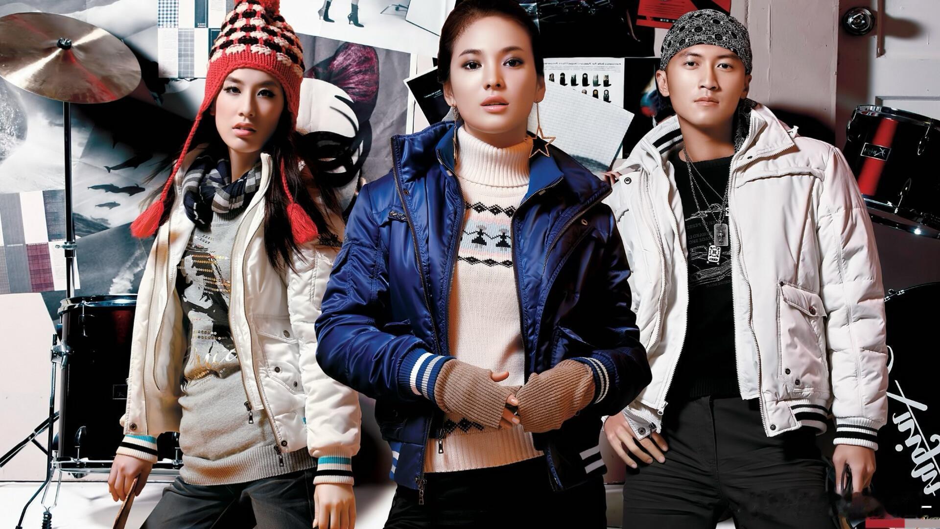 2000年的时尚潮流，这个款式人人都有一件