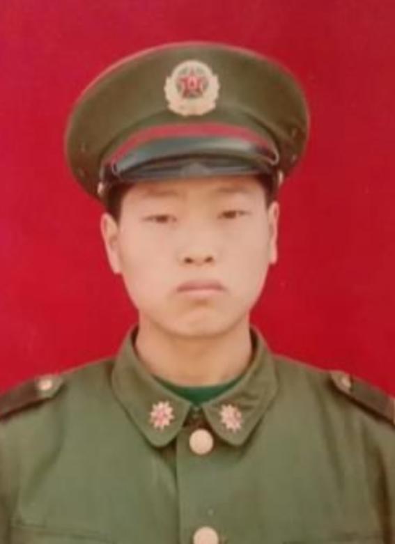 荒唐得令人咋舌！河南郸城退伍军人仵瑞华，靠街头修水电养家糊口二十多年。47岁逛镇