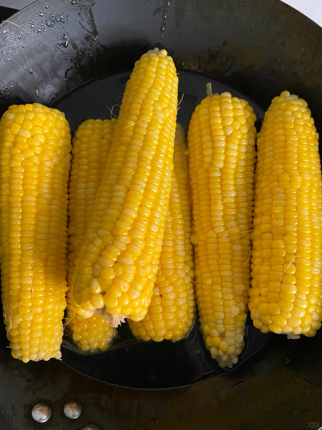 热乎粘苞米🌽出锅喽😋