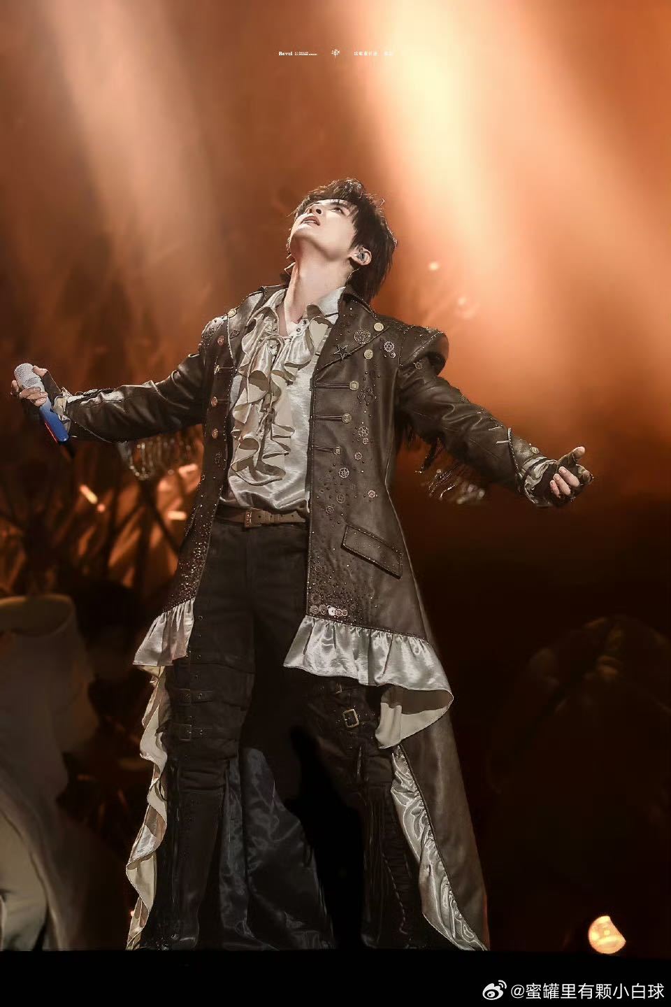 我瘦了8斤就张远这样张远四巡瘦8斤，西安站用实力证明值得，唱跳在线、颜值在线、状