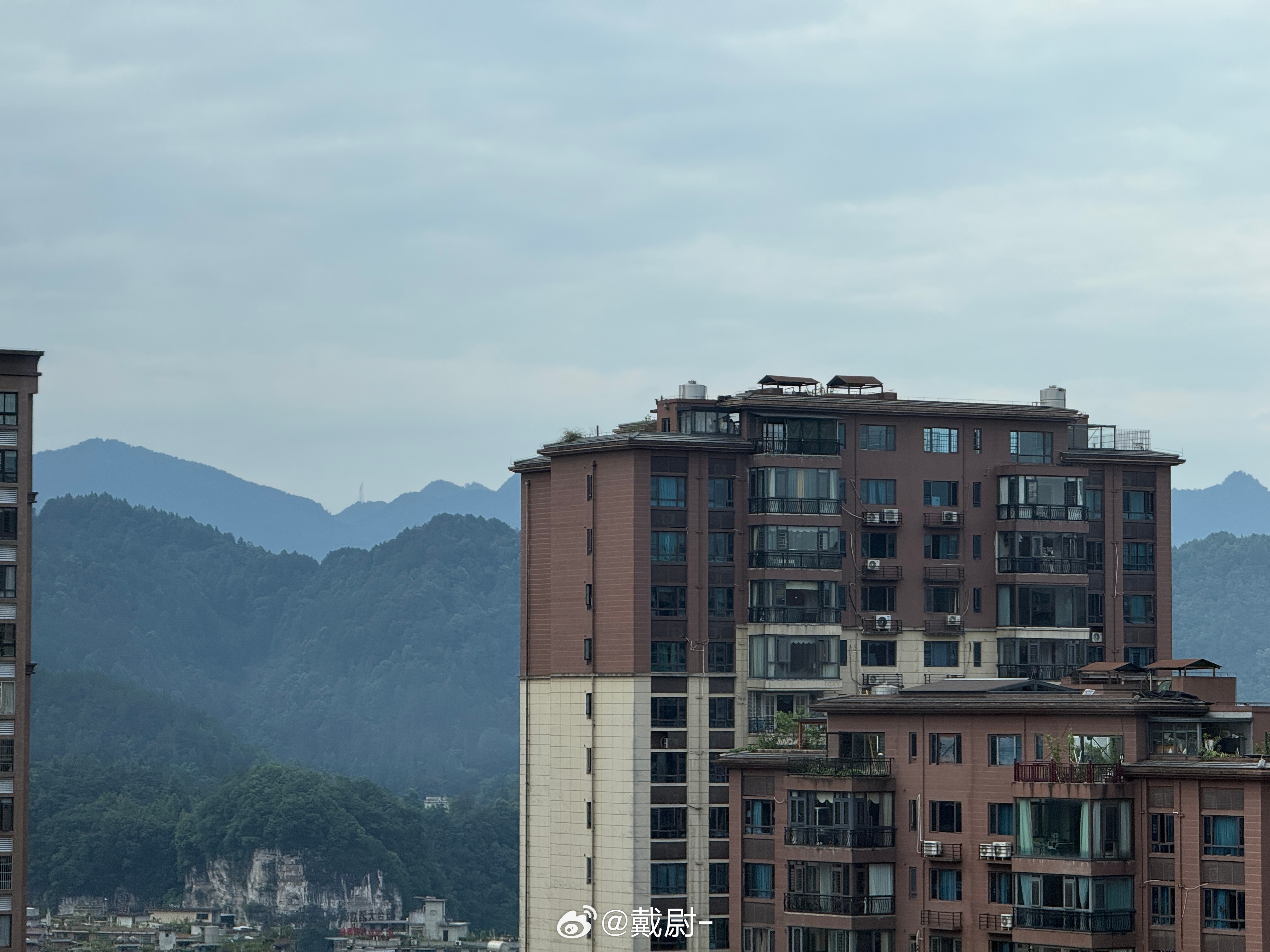 早，遵义除了山还是山的城市 