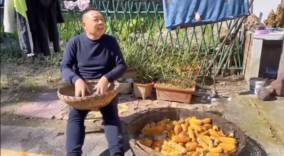 于东来一个大富豪，看着像一个地地道道的农民，比较接地气，人看着也很和善，上次他和