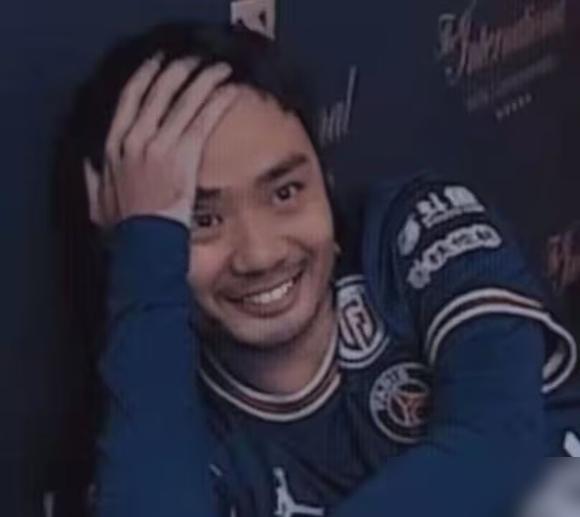 xm昨天应该是道心破碎了

真的给我笑麻了，xm这阵子本来在欧洲住别墅跟老外打实