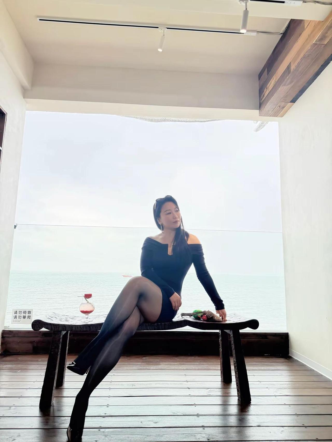 阴天旅行穿搭 气质这一块拿捏死死的 @创作小助手