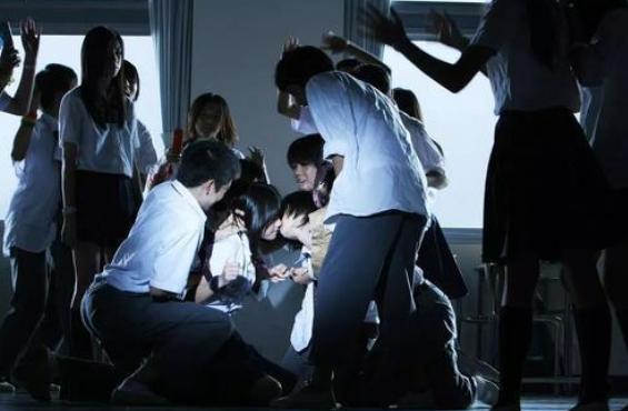 2008年，安徽某大学一个宿舍女学生，集体精神异常，老师追问后，竟然发现了一个惊