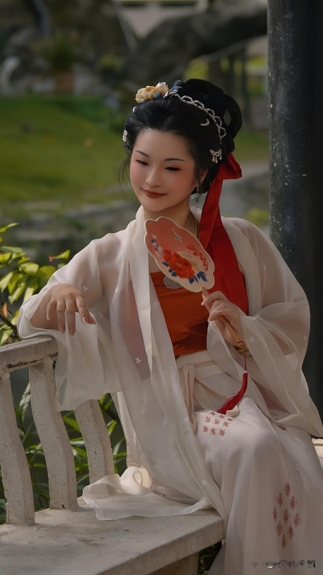七夕鹊梦千年，缘聚五羊仙观
  七夕鹊梦，流转千年浪漫。漫步五羊仙观，古庭草木幽