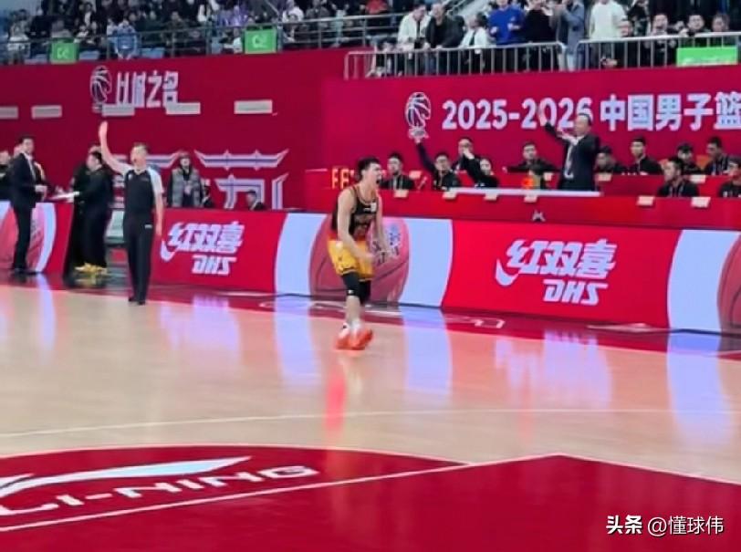 老六的关键能力很强！贾尔斯谈庞峥麟：

“庞峥麟的关键能力毋庸置疑。”

“他打